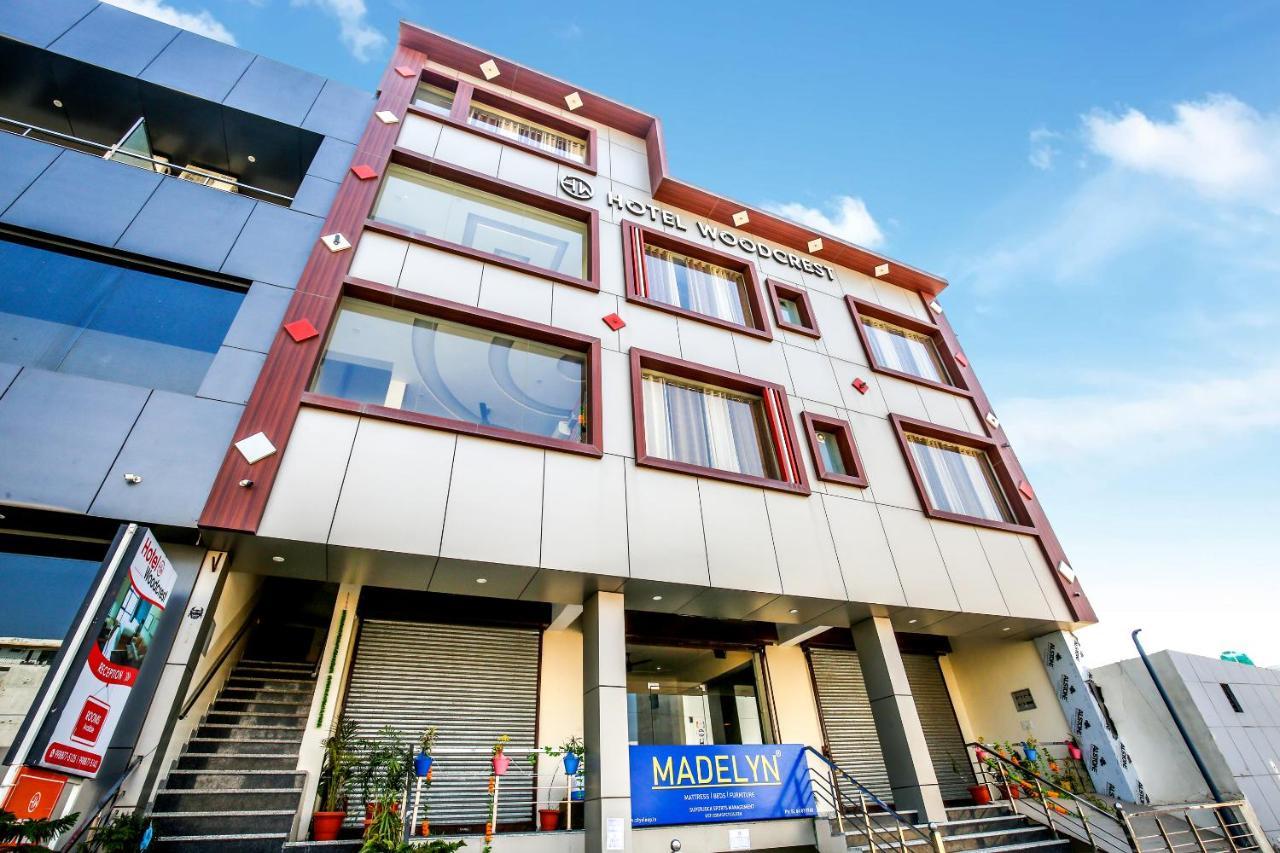 Hotel Woodcrest Zirakpur - Best Family Hotel By - A Unit Of Sidham Group Exteriör bild