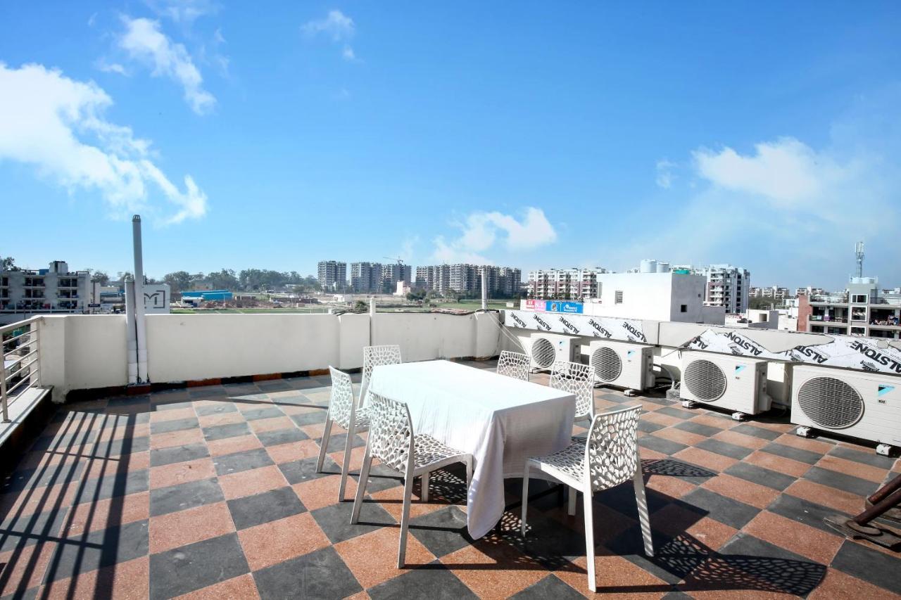 Hotel Woodcrest Zirakpur - Best Family Hotel By - A Unit Of Sidham Group Exteriör bild