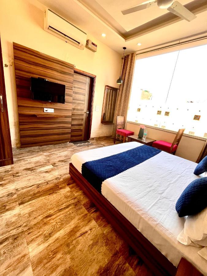 Hotel Woodcrest Zirakpur - Best Family Hotel By - A Unit Of Sidham Group Exteriör bild