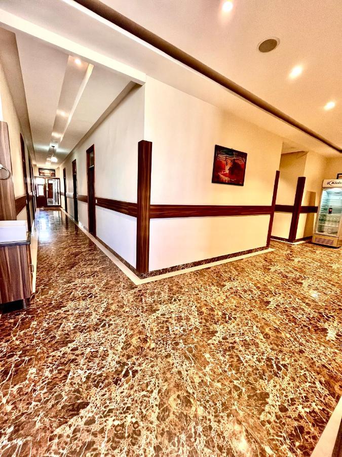 Hotel Woodcrest Zirakpur - Best Family Hotel By - A Unit Of Sidham Group Exteriör bild