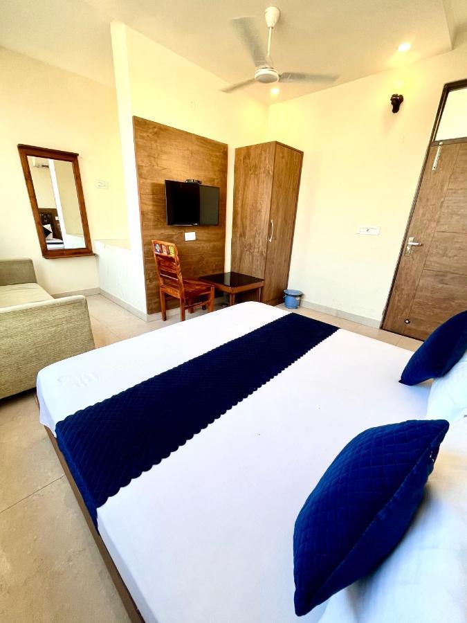 Hotel Woodcrest Zirakpur - Best Family Hotel By - A Unit Of Sidham Group Exteriör bild