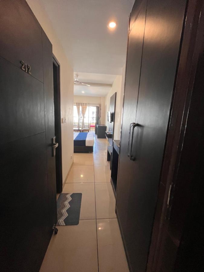 Hotel Woodcrest Zirakpur - Best Family Hotel By - A Unit Of Sidham Group Exteriör bild