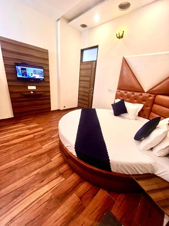 Hotel Woodcrest Zirakpur - Best Family Hotel By - A Unit Of Sidham Group Exteriör bild