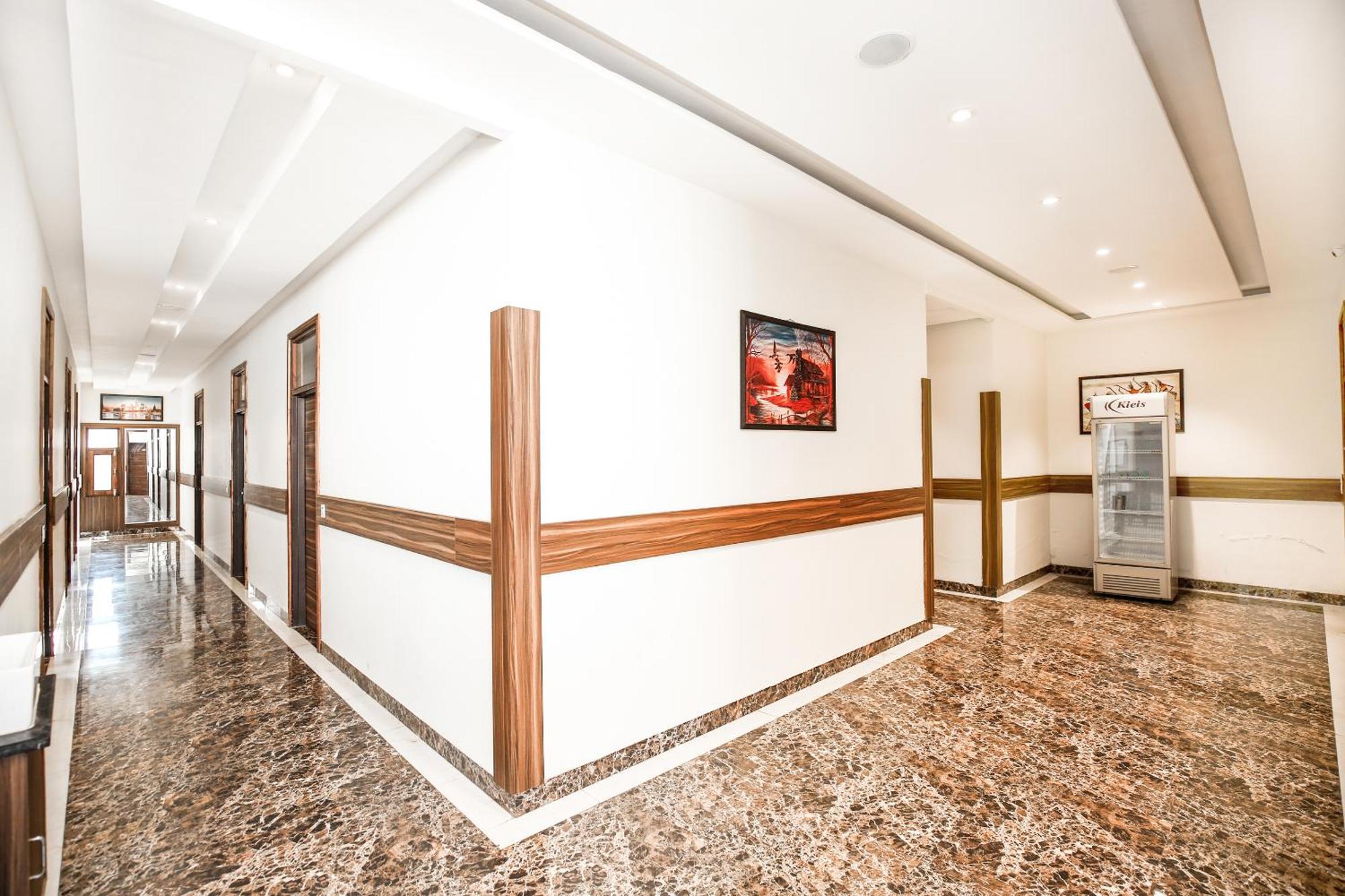 Hotel Woodcrest Zirakpur - Best Family Hotel By - A Unit Of Sidham Group Exteriör bild
